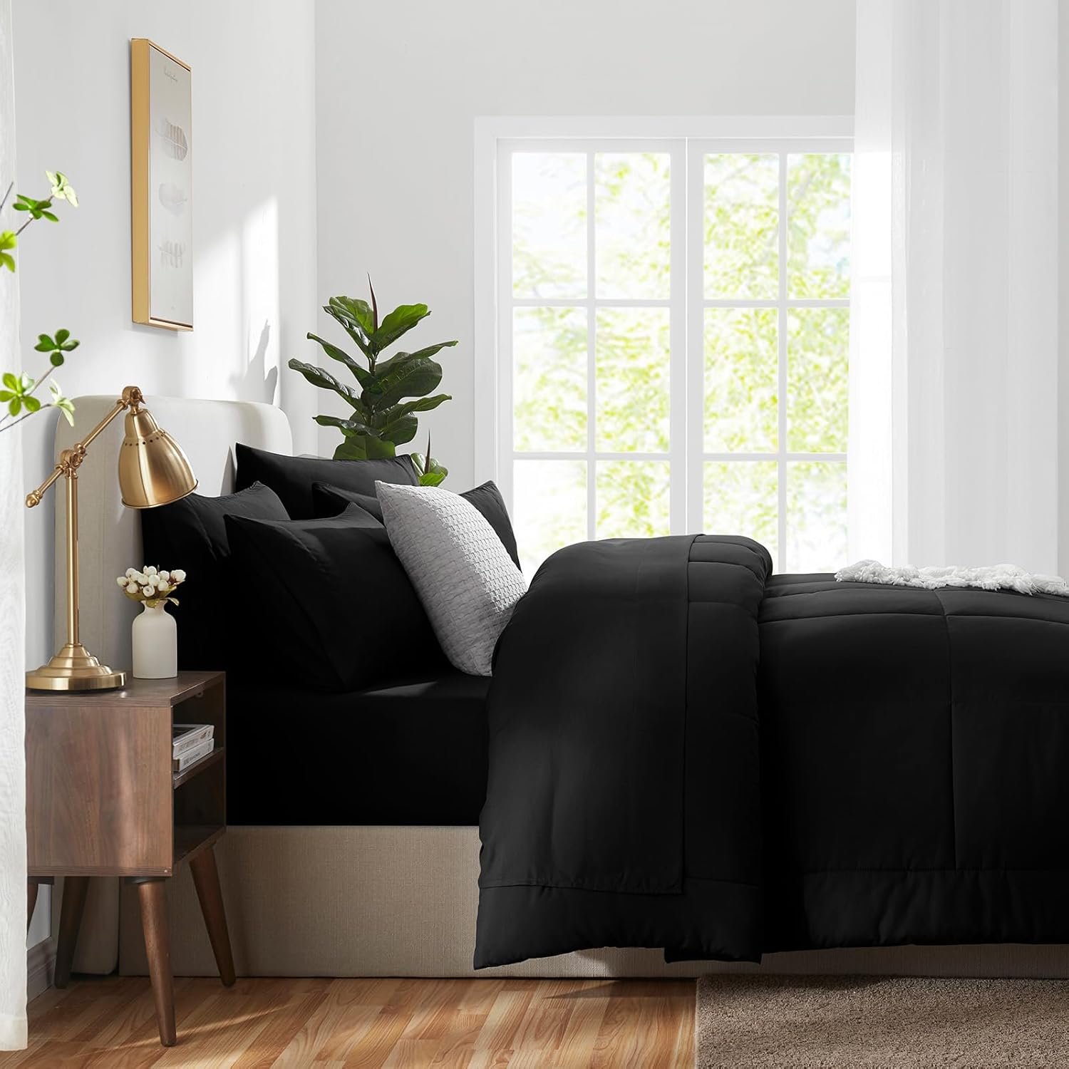 Down-Alternative Comforter Set - Queen (Quilted Stitching) Detail 2