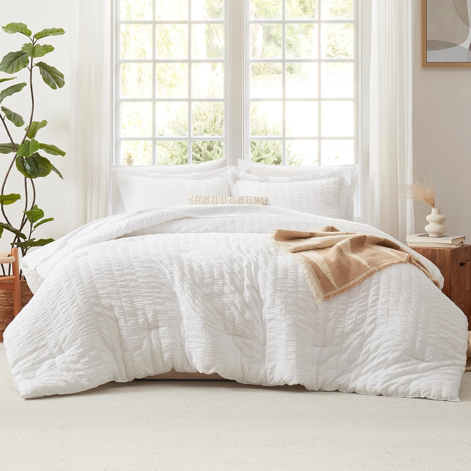 Down-Alternative Comforter Set - Queen (Quilted Stitching) Detail 2