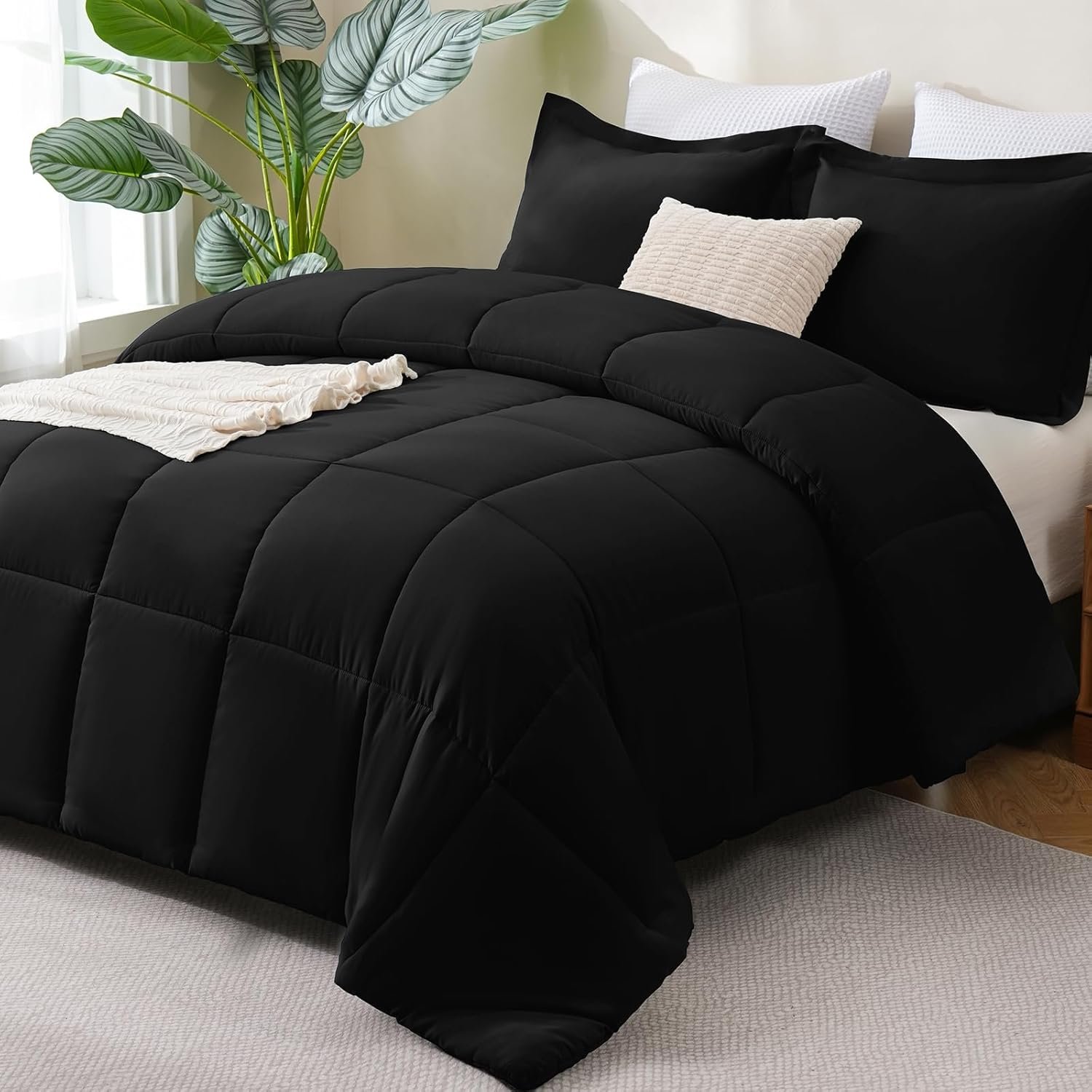 Down-Alternative Comforter Set - Queen (Tailored Stitching) Main