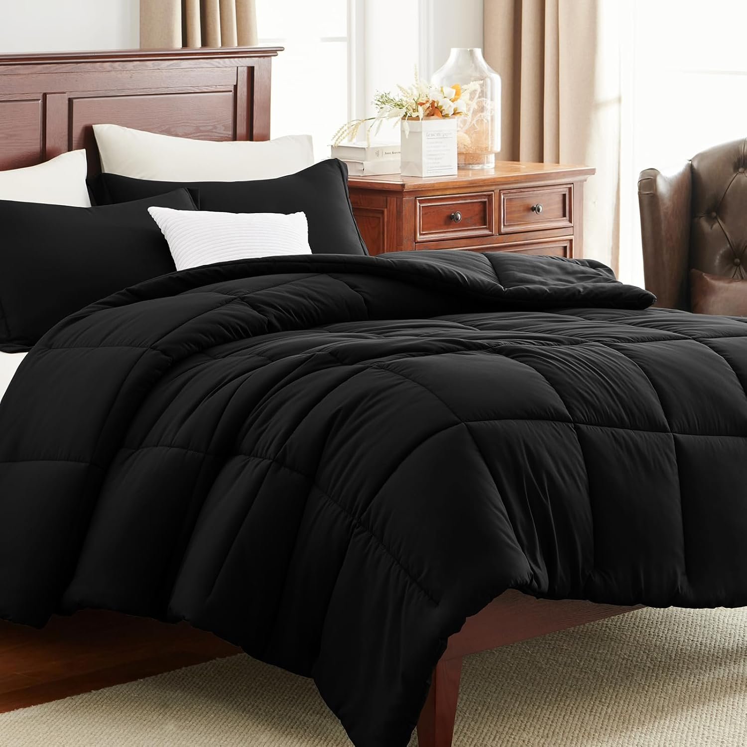 Down-Alternative Comforter Set - Queen (Tailored Stitching) Detail 2